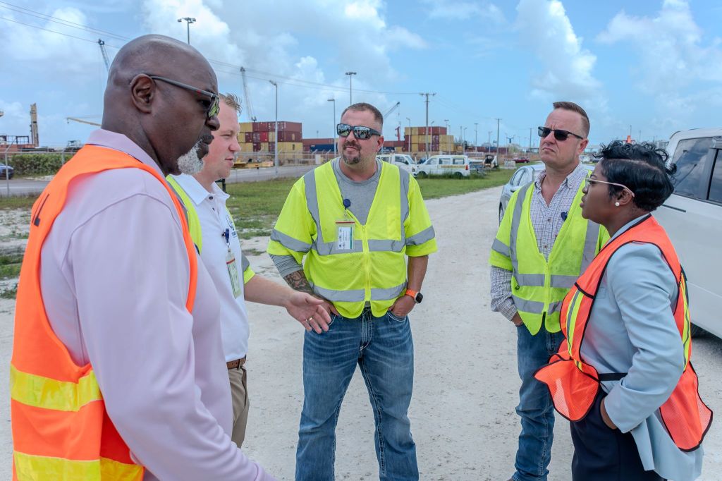 Minister of Energy and Transport inspects PIKE (Island Grid) bucket trucks