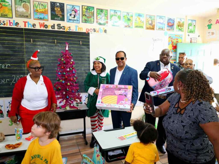 Ministry of Tourism and Celebrity Cruises Spread Holiday Cheer at Hugh Campbell Primary School