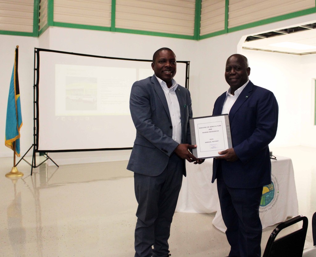 Prime Minister Tours Agriculture and Marine Resources Projects on New Providence