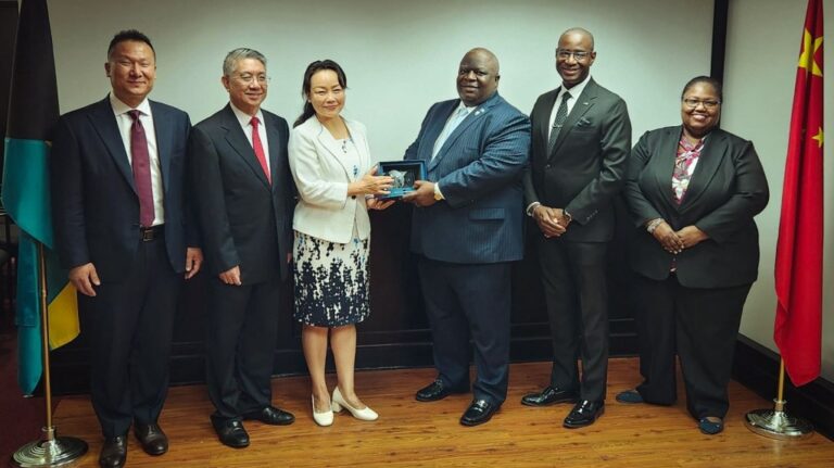 Transport Minister Meets With Chinese Ambassador To The Bahamas